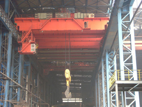 Ponte sopraelevato Crane For Lifting Molten della fonderia metallurgica